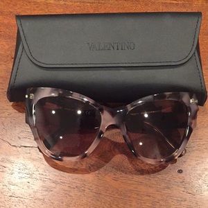 Brand new Women’s Valentino Cat Eye Sunglasses